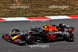 Sergio Perez (MEX) Red Bull Racing RB16B. 01.05.2021. Formula 1 World Championship, Rd 3, Portuguese Grand Prix, Portimao, Portugal, Qualifying Day.