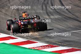 Max Verstappen (NLD) Red Bull Racing RB16B sends sparks flying. 01.05.2021. Formula 1 World Championship, Rd 3, Portuguese Grand Prix, Portimao, Portugal, Qualifying Day.
