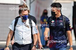 (L to R): Jost Capito (GER) Williams Racing Chief Executive Officer with Alexander Albon (THA) Red Bull Racing Reserve and Development Driver. 19.11.2021 Formula 1 World Championship, Rd 20, Qatar Grand Prix, Doha, Qatar, Practice Day.
