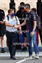 (L to R): Jost Capito (GER) Williams Racing Chief Executive Officer with Alexander Albon (THA) Red Bull Racing Reserve and Development Driver. 19.11.2021 Formula 1 World Championship, Rd 20, Qatar Grand Prix, Doha, Qatar, Practice Day.