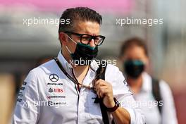 Peter Bonnington (GBR) Mercedes AMG F1 Race Engineer. 19.11.2021 Formula 1 World Championship, Rd 20, Qatar Grand Prix, Doha, Qatar, Practice Day.