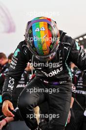 Lewis Hamilton (GBR) Mercedes AMG F1 W12 on the grid. 21.11.2021. Formula 1 World Championship, Rd 20, Qatar Grand Prix, Doha, Qatar, Race Day.
