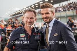 (L to R): Christian Horner (GBR) Red Bull Racing Team Principal with David Beckham (GBR) Former Football Player on the grid. 21.11.2021. Formula 1 World Championship, Rd 20, Qatar Grand Prix, Doha, Qatar, Race Day.