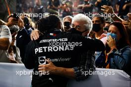 Race winner Lewis Hamilton (GBR) Mercedes AMG F1 celebrates with George Lucas (USA) Star Wars Creator in parc ferme. 21.11.2021. Formula 1 World Championship, Rd 20, Qatar Grand Prix, Doha, Qatar, Race Day.