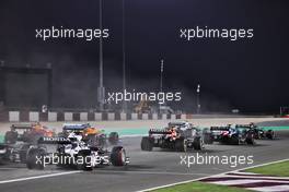 Max Verstappen (NLD) Red Bull Racing RB16B at the start of the race. 21.11.2021. Formula 1 World Championship, Rd 20, Qatar Grand Prix, Doha, Qatar, Race Day.