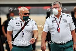 (L to R): Matt Bishop (GBR) Aston Martin F1 Team Chief Communications Officer and Otmar Szafnauer (USA) Aston Martin F1 Team Principal and CEO. 20.11.2021. Formula 1 World Championship, Rd 20, Qatar Grand Prix, Doha, Qatar, Qualifying Day.