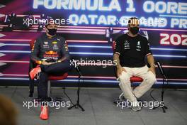 (L to R): Max Verstappen (NLD) Red Bull Racing and Lewis Hamilton (GBR) Mercedes AMG F1, in the post qualifying FIA Press Conference. 20.11.2021. Formula 1 World Championship, Rd 20, Qatar Grand Prix, Doha, Qatar, Qualifying Day.