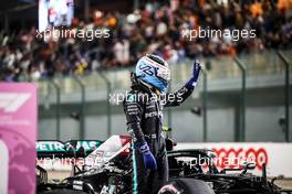 Valtteri Bottas (FIN) Mercedes AMG F1 in qualifying parc ferme. 20.11.2021. Formula 1 World Championship, Rd 20, Qatar Grand Prix, Doha, Qatar, Qualifying Day.