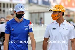 (L to R): Esteban Ocon (FRA) Alpine F1 Team with Daniel Ricciardo (AUS) McLaren. 18.11.2021. Formula 1 World Championship, Rd 20, Qatar Grand Prix, Doha, Qatar, Preparation Day.