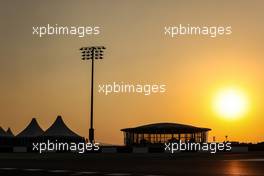 Circuit atmosphere - sunset. 18.11.2021. Formula 1 World Championship, Rd 20, Qatar Grand Prix, Doha, Qatar, Preparation Day.