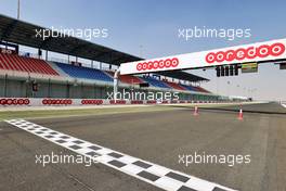 Circuit atmosphere - start / finish gantry. 18.11.2021. Formula 1 World Championship, Rd 20, Qatar Grand Prix, Doha, Qatar, Preparation Day.