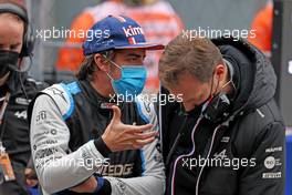 (L to R): Fernando Alonso (ESP) Alpine F1 Team with Laurent Rossi (FRA) Alpine Chief Executive Officer on the grid. 26.09.2021. Formula 1 World Championship, Rd 15, Russian Grand Prix, Sochi Autodrom, Sochi, Russia, Race Day.