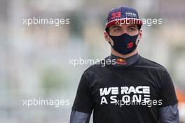 Max Verstappen (NLD) Red Bull Racing on the grid. 26.09.2021. Formula 1 World Championship, Rd 15, Russian Grand Prix, Sochi Autodrom, Sochi, Russia, Race Day.