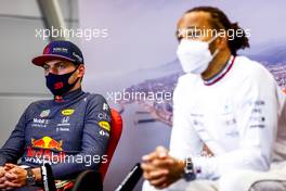 (L to R): Max Verstappen (NLD) Red Bull Racing and Lewis Hamilton (GBR) Mercedes AMG F1 in the post race FIA Press Conference. 26.09.2021. Formula 1 World Championship, Rd 15, Russian Grand Prix, Sochi Autodrom, Sochi, Russia, Race Day.