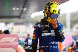 Lando Norris (GBR) McLaren in parc ferme. 26.09.2021. Formula 1 World Championship, Rd 15, Russian Grand Prix, Sochi Autodrom, Sochi, Russia, Race Day.
