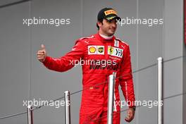 Carlos Sainz Jr (ESP) Ferrari celebrates his third position on the podium. 26.09.2021. Formula 1 World Championship, Rd 15, Russian Grand Prix, Sochi Autodrom, Sochi, Russia, Race Day.