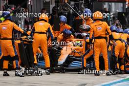 Lando Norris (GBR) McLaren MCL35M makes a pit stop. 26.09.2021. Formula 1 World Championship, Rd 15, Russian Grand Prix, Sochi Autodrom, Sochi, Russia, Race Day.