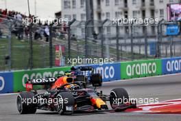 Sergio Perez (MEX) Red Bull Racing RB16B. 26.09.2021. Formula 1 World Championship, Rd 15, Russian Grand Prix, Sochi Autodrom, Sochi, Russia, Race Day.