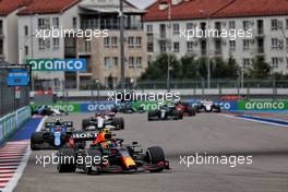 Sergio Perez (MEX) Red Bull Racing RB16B. 26.09.2021. Formula 1 World Championship, Rd 15, Russian Grand Prix, Sochi Autodrom, Sochi, Russia, Race Day.