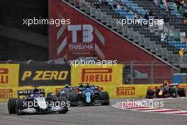 George Russell (GBR) Williams Racing FW43B at the start of the race. 26.09.2021. Formula 1 World Championship, Rd 15, Russian Grand Prix, Sochi Autodrom, Sochi, Russia, Race Day.