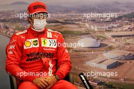 Carlos Sainz Jr (ESP) Ferrari in the post qualifying FIA Press Conference. 25.09.2021. Formula 1 World Championship, Rd 15, Russian Grand Prix, Sochi Autodrom, Sochi, Russia, Qualifying Day.