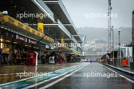 Circuit atmosphere - a wet pit lane as rain falls. 25.09.2021. Formula 1 World Championship, Rd 15, Russian Grand Prix, Sochi Autodrom, Sochi, Russia, Qualifying Day.