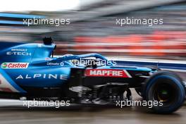 Fernando Alonso (ESP) Alpine F1 Team A521 leaves the pits. 25.09.2021. Formula 1 World Championship, Rd 15, Russian Grand Prix, Sochi Autodrom, Sochi, Russia, Qualifying Day.