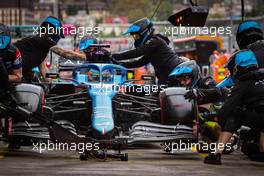 Fernando Alonso (ESP) Alpine F1 Team A521 makes a pit stop. 25.09.2021. Formula 1 World Championship, Rd 15, Russian Grand Prix, Sochi Autodrom, Sochi, Russia, Qualifying Day.