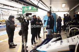 George Russell (GBR) Williams Racing with Will Buxton (GBR) F1 Digital Presenter. 25.09.2021. Formula 1 World Championship, Rd 15, Russian Grand Prix, Sochi Autodrom, Sochi, Russia, Qualifying Day.