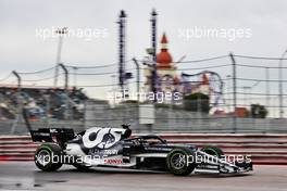 Yuki Tsunoda (JPN) AlphaTauri AT02. 25.09.2021. Formula 1 World Championship, Rd 15, Russian Grand Prix, Sochi Autodrom, Sochi, Russia, Qualifying Day.