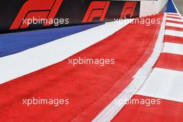 Circuit atmosphere - kerb detail. 23.09.2021. Formula 1 World Championship, Rd 15, Russian Grand Prix, Sochi Autodrom, Sochi, Russia, Preparation Day.