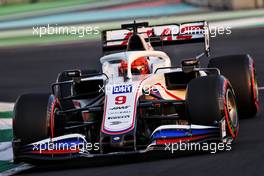 Nikita Mazepin (RUS) Haas F1 Team VF-21. 03.12.2021 Formula 1 World Championship, Rd 21, Saudi Arabian Grand Prix, Jeddah, Saudi Arabia, Practice Day.