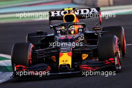 Sergio Perez (MEX) Red Bull Racing RB16B. 03.12.2021 Formula 1 World Championship, Rd 21, Saudi Arabian Grand Prix, Jeddah, Saudi Arabia, Practice Day.