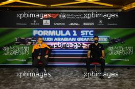 (L to R): Andreas Seidl, McLaren Managing Director and Marcin Budkowski (POL) Alpine F1 Team Executive Director in the FIA Press Conference. 03.12.2021 Formula 1 World Championship, Rd 21, Saudi Arabian Grand Prix, Jeddah, Saudi Arabia, Practice Day.