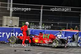 Charles Leclerc (MON) Ferrari SF-21 after he crashed in the second practice session. 03.12.2021 Formula 1 World Championship, Rd 21, Saudi Arabian Grand Prix, Jeddah, Saudi Arabia, Practice Day.