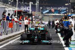 Race winner Lewis Hamilton (GBR) Mercedes AMG F1 W12 celebrates with the team as he enters parc ferme. 05.12.2021. Formula 1 World Championship, Rd 21, Saudi Arabian Grand Prix, Jeddah, Saudi Arabia, Race Day.