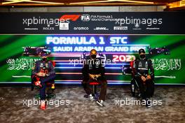 (L to R): Max Verstappen (NLD) Red Bull Racing; Lewis Hamilton (GBR) Mercedes AMG F1; and Valtteri Bottas (FIN) Mercedes AMG F1, in the post race FIA Press Conference. 05.12.2021. Formula 1 World Championship, Rd 21, Saudi Arabian Grand Prix, Jeddah, Saudi Arabia, Race Day.