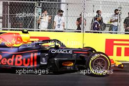 Sergio Perez (MEX) Red Bull Racing RB16B crashed out of the race. 05.12.2021. Formula 1 World Championship, Rd 21, Saudi Arabian Grand Prix, Jeddah, Saudi Arabia, Race Day.
