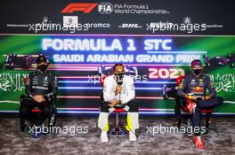 (L to R): Valtteri Bottas (FIN) Mercedes AMG F1; Lewis Hamilton (GBR) Mercedes AMG F1 and Max Verstappen (NLD) Red Bull Racing in the post qualifying FIA Press Conference. 04.12.2021. Formula 1 World Championship, Rd 21, Saudi Arabian Grand Prix, Jeddah, Saudi Arabia, Qualifying Day.
