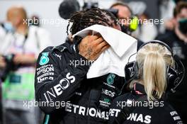 Pole sitter Lewis Hamilton (GBR) Mercedes AMG F1 in qualifying parc ferme. 04.12.2021. Formula 1 World Championship, Rd 21, Saudi Arabian Grand Prix, Jeddah, Saudi Arabia, Qualifying Day.