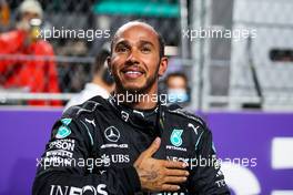 Pole sitter Lewis Hamilton (GBR) Mercedes AMG F1 celebrates in qualifying parc ferme. 04.12.2021. Formula 1 World Championship, Rd 21, Saudi Arabian Grand Prix, Jeddah, Saudi Arabia, Qualifying Day.