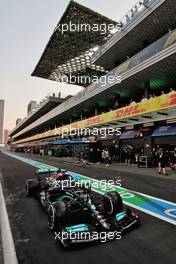Lewis Hamilton (GBR) Mercedes AMG F1 W12 leaves the pits. 04.12.2021. Formula 1 World Championship, Rd 21, Saudi Arabian Grand Prix, Jeddah, Saudi Arabia, Qualifying Day.