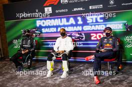 (L to R): Valtteri Bottas (FIN) Mercedes AMG F1; Lewis Hamilton (GBR) Mercedes AMG F1 and Max Verstappen (NLD) Red Bull Racing in the post qualifying FIA Press Conference. 04.12.2021. Formula 1 World Championship, Rd 21, Saudi Arabian Grand Prix, Jeddah, Saudi Arabia, Qualifying Day.