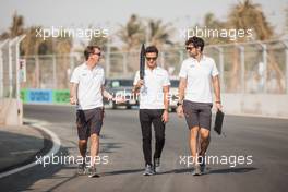 Lando Norris (GBR) McLaren walks the circuit with the team. 02.12.2021. Formula 1 World Championship, Rd 21, Saudi Arabian Grand Prix, Jeddah, Saudi Arabia, Preparation Day.
