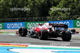 Robert Kubica (POL) Alfa Romeo Racing C39 Reserve Driver spins in the first practice session. 25.06.2021. Formula 1 World Championship, Rd 8, Steiermark Grand Prix, Spielberg, Austria, Practice Day.