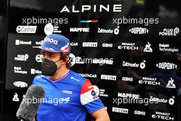 Fernando Alonso (ESP) Alpine F1 Team with the media. 25.06.2021. Formula 1 World Championship, Rd 8, Steiermark Grand Prix, Spielberg, Austria, Practice Day.