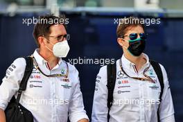 (L to R): Andrew Shovlin (GBR) Mercedes AMG F1 Trackside Engineering Director with James Vowles (GBR) Mercedes AMG F1 Chief Strategist. 25.06.2021. Formula 1 World Championship, Rd 8, Steiermark Grand Prix, Spielberg, Austria, Practice Day.