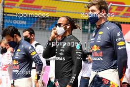 Lewis Hamilton (GBR) Mercedes AMG F1 and Max Verstappen (NLD) Red Bull Racing on the grid. 27.06.2021. Formula 1 World Championship, Rd 8, Steiermark Grand Prix, Spielberg, Austria, Race Day.
