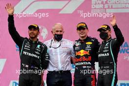 2nd place Lewis Hamilton (GBR) Mercedes AMG F1 W12 with Dr Helmut Marko (AUT) Red Bull Motorsport Consultant , 1st place Max Verstappen (NLD) Red Bull Racing RB16B and 3rd place Valtteri Bottas (FIN) Mercedes AMG F1. 27.06.2021. Formula 1 World Championship, Rd 8, Steiermark Grand Prix, Spielberg, Austria, Race Day.