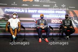 (L to R): Lewis Hamilton (GBR) Mercedes AMG F1; Max Verstappen (NLD) Red Bull Racing; and Valtteri Bottas (FIN) Mercedes AMG F1, in the post race FIA Press Conference. 27.06.2021. Formula 1 World Championship, Rd 8, Steiermark Grand Prix, Spielberg, Austria, Race Day.